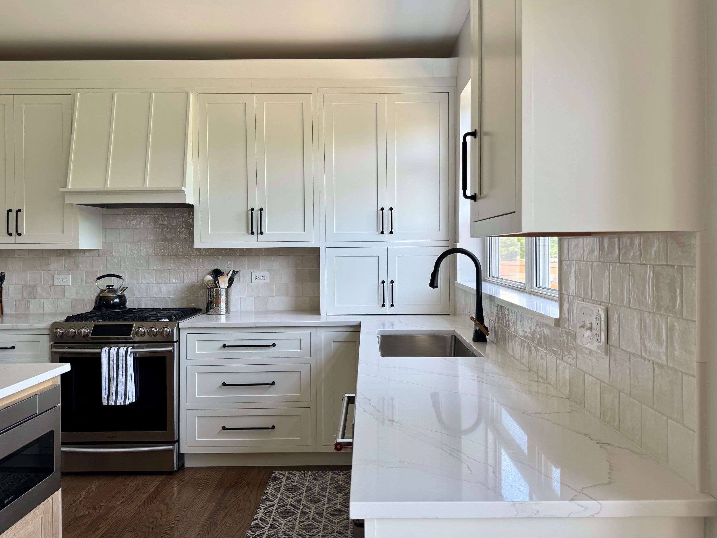 West DuPage private label kitchen cabinets